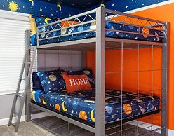 Storey Lake Resort, Private Pool, Near Famous Attractions!!