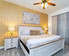 Storey Lake Resort, Private Pool, Near Famous Attractions!!