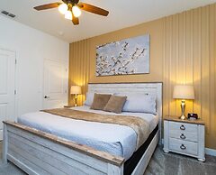 Storey Lake Resort, Private Pool, Near Famous Attractions!!