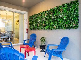 Storey Lake Resort, Private Pool, Near Famous Attractions!!