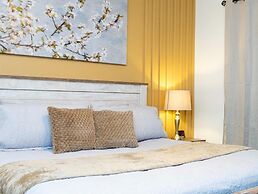 Storey Lake Resort, Private Pool, Near Famous Attractions!!