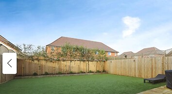 Halewood Haven - 4 Bedroom House