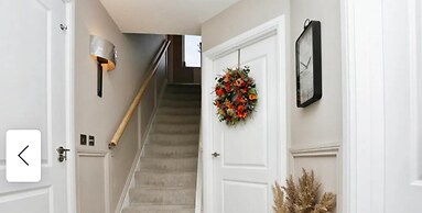 Halewood Haven - 4 Bedroom House