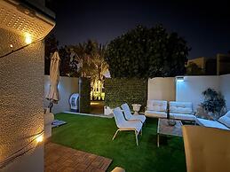 Elegant Stay in Ranches Villa