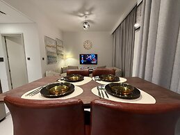 Elegant Stay in Ranches Villa