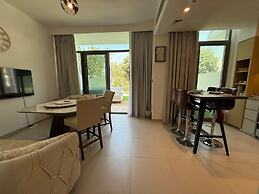 Elegant Stay in Ranches Villa