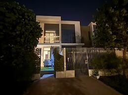 Elegant Stay in Ranches Villa