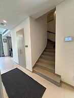 Elegant Stay in Ranches Villa