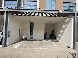 Elegant Stay in Ranches Villa