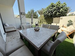 Elegant Stay in Ranches Villa