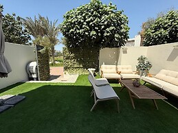 Elegant Stay in Ranches Villa