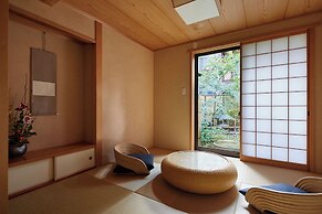 Miro Shijo Kawaramachi Tei