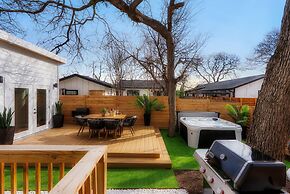 East Side Sanctuary Hot Tub  Sauna