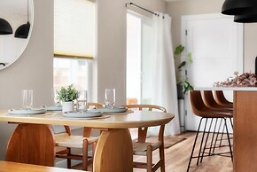 East Side Sanctuary Hot Tub  Sauna