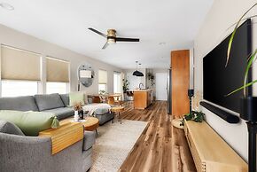 East Side Sanctuary Hot Tub  Sauna