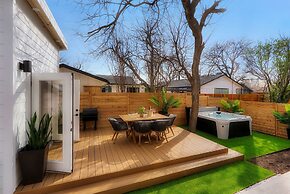 East Side Sanctuary Hot Tub  Sauna