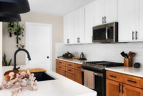 East Side Sanctuary Hot Tub  Sauna