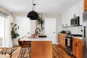 East Side Sanctuary Hot Tub  Sauna