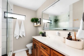 East Side Sanctuary Hot Tub  Sauna