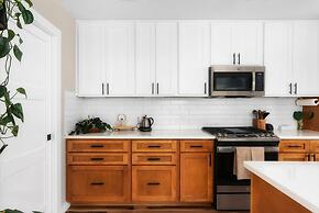 East Side Sanctuary Hot Tub  Sauna