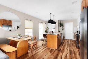 East Side Sanctuary Hot Tub  Sauna