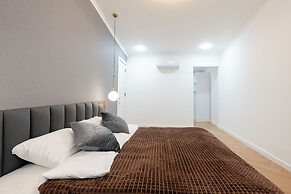 Chic & Modern 4BR Home in Old Tbilisi