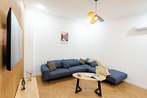 Chic & Modern 4BR Home in Old Tbilisi