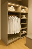 The MYDE Self Check-in Studios