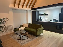 1 Bed-sleeps 3-patio-2 min to Beach