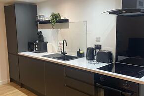 1 Bed-sleeps 3-patio-2 min to Beach