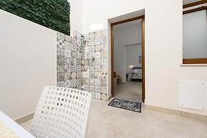 Bedda Luna Apartments