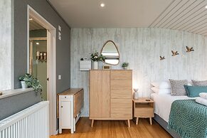 Stunning EcoRetreat Pods in Old Chalford