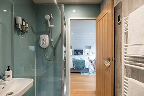 Stunning EcoRetreat Pods in Old Chalford