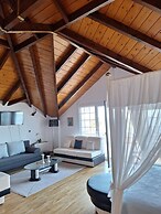 Luxury Apartments Kanali