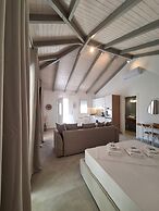 Luxury Apartments Kanali