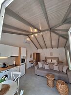 Luxury Apartments Kanali