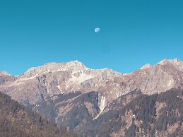 Aura by RA Manali - Mountain View