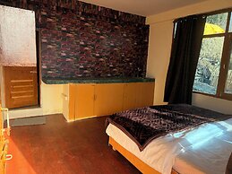 Aura by RA Manali - Mountain View