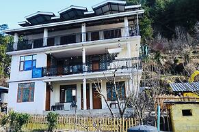 Aura by RA Manali - Mountain View