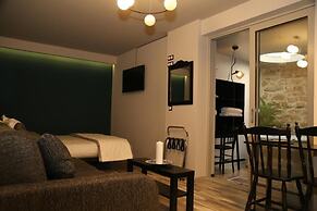 Rooster Suites
