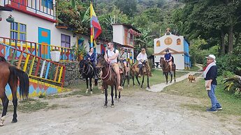 Don leandro Coffee farm  Glamping