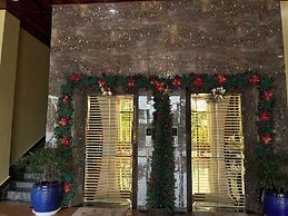 Kep Sea View Hotel & Sky Bar