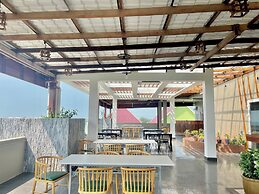 Kep Sea View Hotel & Sky Bar