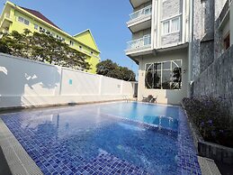 Kep Sea View Hotel & Sky Bar