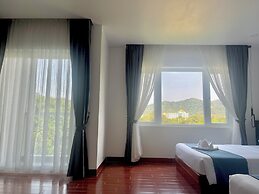 Kep Sea View Hotel & Sky Bar