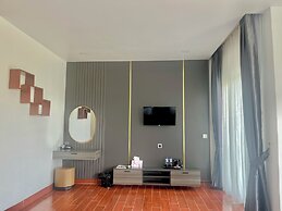 Kep Sea View Hotel & Sky Bar