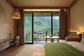 Zhensu Canyon Sanctuary