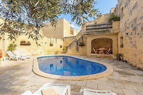 Bebbuxija Pool Farmhouse Gozo