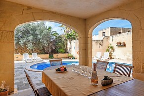Bebbuxija Pool Farmhouse Gozo