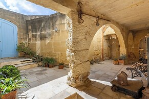 Bebbuxija Pool Farmhouse Gozo